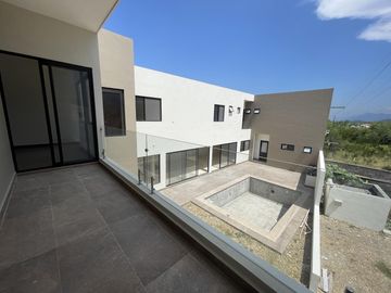 Casa en Venta en La Joya Residencial