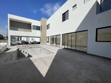 Casa en Venta en La Joya Residencial