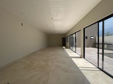 Casa en Venta en La Joya Residencial