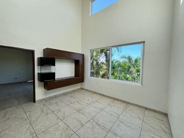 Casa en Fraccionamiento Lomas de Cuernavaca