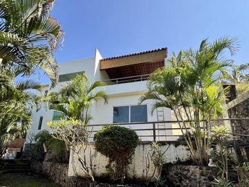 Casa en Fraccionamiento Lomas de Cuernavaca
