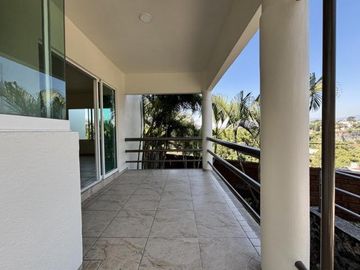 Casa en Fraccionamiento Lomas de Cuernavaca