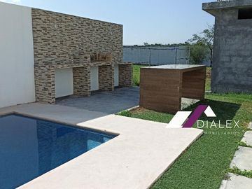 Casa VENTA - Fraccionamiento Cerradas de Atongo en Cadereyta | 200 M2 Con Alberca