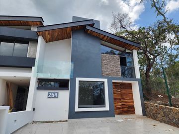 Casa en Venta Altozano Fraccionamiento privado