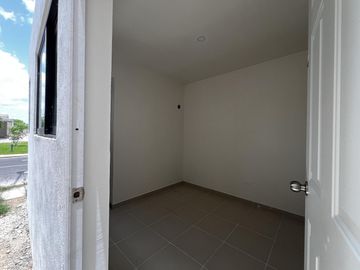 Casa en Venta en Mérida, Privada al Norte, con recámara en planta baja