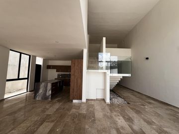 Casa en Venta en Mérida, Privada al Norte, con recámara en planta baja