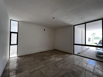 Casa en Venta en Mérida, Privada al Norte, con recámara en planta baja