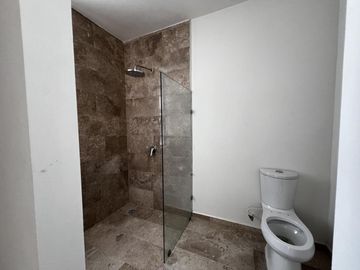Casa en Venta en Mérida, Privada al Norte, con recámara en planta baja