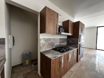 Casa en Venta en Mérida, Privada al Norte, con recámara en planta baja