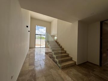 Casa en Venta en Mérida, Privada al Norte, con recámara en planta baja
