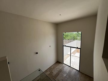 Casa en Venta en Mérida, Privada al Norte, con recámara en planta baja