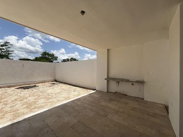 Casa en Venta en Mérida, Privada al Norte, con recámara en planta baja
