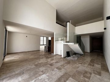 Casa en Venta en Mérida, Privada al Norte, con recámara en planta baja