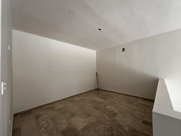 Casa en Venta en Mérida, Privada al Norte, con recámara en planta baja