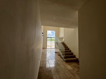 Casa en Venta en Mérida, Privada al Norte, con recámara en planta baja