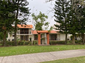 CLUB DE GOLF, Casa en VENTA de UNA PLANTA con vista al campo de golf