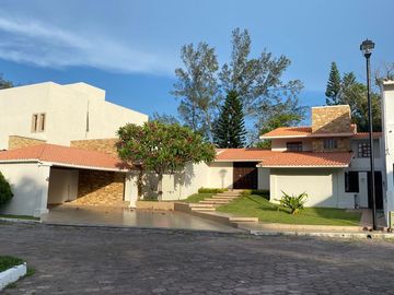 CLUB DE GOLF, Casa en VENTA de UNA PLANTA con vista al campo de golf