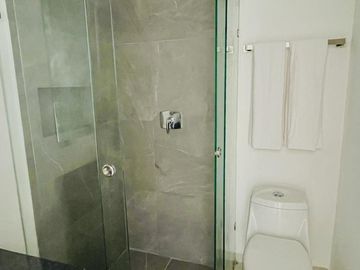 DEPARTAMENTO EN VENTA CON VISTA AL MAR EN PUERTO MORELOS CON ROOFTOP/ALBERCA