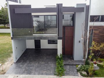 Casa en  venta en Parque Foresta frente a Chedraui, 3 habitaciones y roofgarden