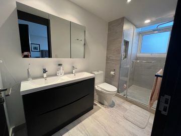 Bajo de Precio - Acabados de lujo en Five - Preciosa vista