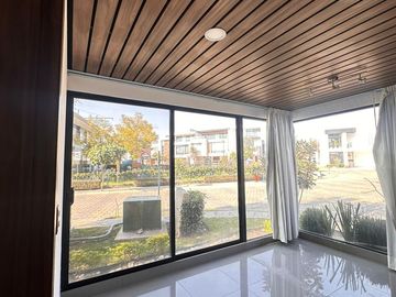 Casa en  venta con 4 recamaras en esquina en Angelopolis Puebla.