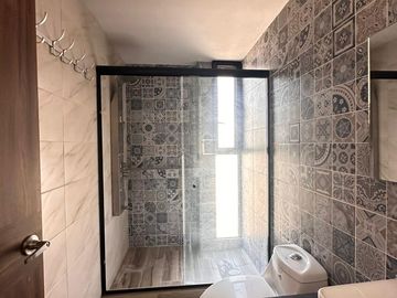 Casa en  venta con 4 recamaras en esquina en Angelopolis Puebla.