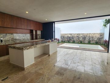Casa en  Venta EQUIPADA Merida Temozon Norte