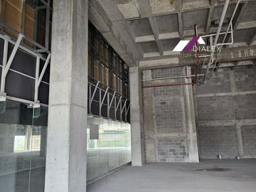 Oficinas en VENTA frente a CINTERMEX y Parque FUNDIDORA en MONTERREY.