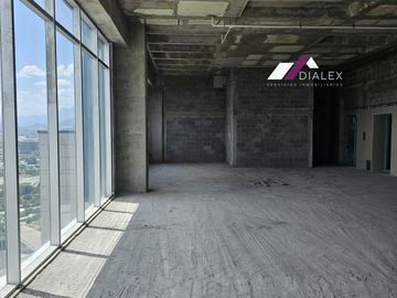 Oficinas en VENTA frente a CINTERMEX y Parque FUNDIDORA en MONTERREY.