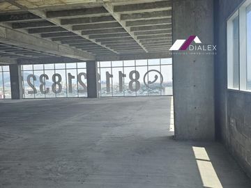 Oficinas en VENTA frente a CINTERMEX y Parque FUNDIDORA en MONTERREY.