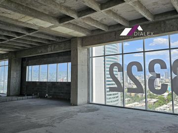 Oficinas en VENTA frente a CINTERMEX y Parque FUNDIDORA en MONTERREY.
