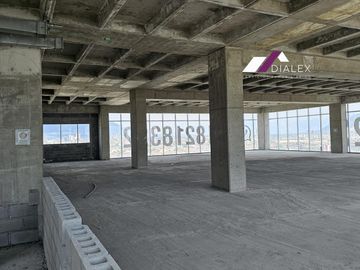 Oficinas en VENTA frente a CINTERMEX y Parque FUNDIDORA en MONTERREY.