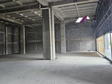 Oficinas en VENTA frente a CINTERMEX y Parque FUNDIDORA en MONTERREY.