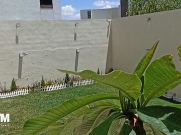 Se vende casa muy cerca de club de golf la loma (lomas del tec)