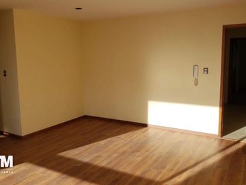 Se vende casa muy cerca de club de golf la loma (lomas del tec)