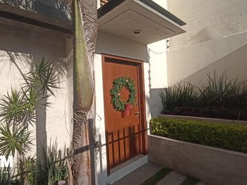 Se vende casa muy cerca de club de golf la loma (lomas del tec)