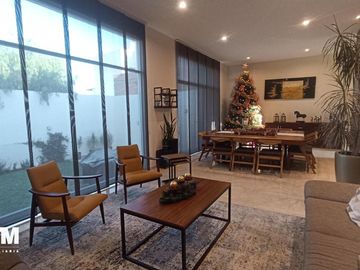 Se vende casa muy cerca de club de golf la loma (lomas del tec)