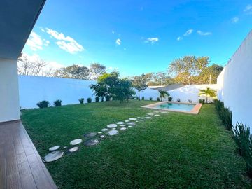 Venta Casa de 4 recámaras y Paneles Solares en Privada con Amenidades