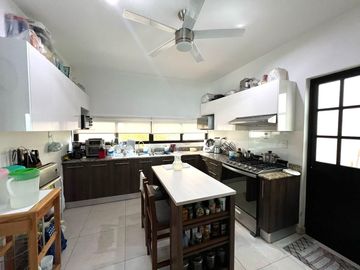 Venta Casa de 4 recámaras y Paneles Solares en Privada con Amenidades