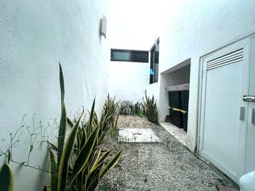 Venta Casa de 4 recámaras y Paneles Solares en Privada con Amenidades