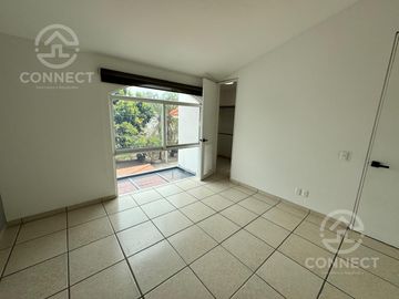 Venta Casa Gran Jardín Remodelada León Gto