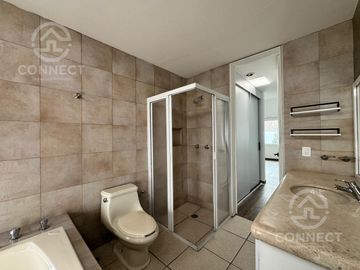 Venta Casa Gran Jardín Remodelada León Gto