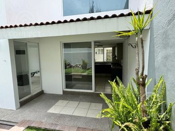 Venta Casa Gran Jardín Remodelada León Gto