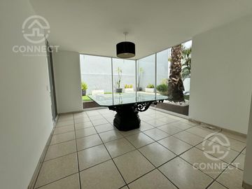 Venta Casa Gran Jardín Remodelada León Gto