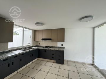 Venta Casa Gran Jardín Remodelada León Gto