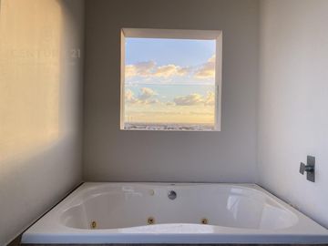 Venta de Departamento Amueblado en Be Towers, Puerto Cancún C3832
