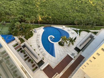 Venta de Departamento Amueblado en Be Towers, Puerto Cancún C3832