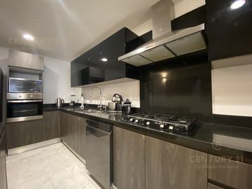 Venta de Departamento Amueblado en Be Towers, Puerto Cancún C3832