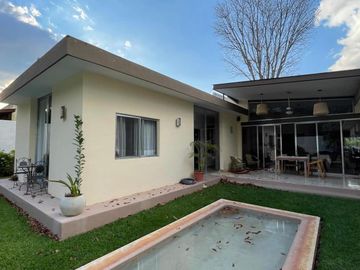 Espaciosa residencia en venta en Valladolid