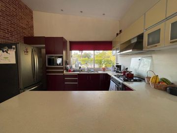 Espaciosa residencia en venta en Valladolid